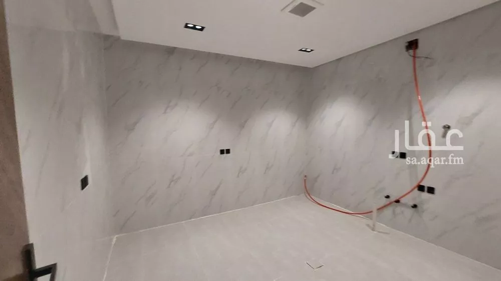 فيلا 5 غرف في عكاظ 3