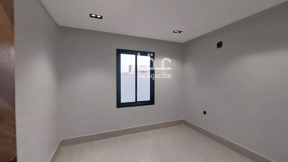 فيلا 5 غرف في عكاظ 4