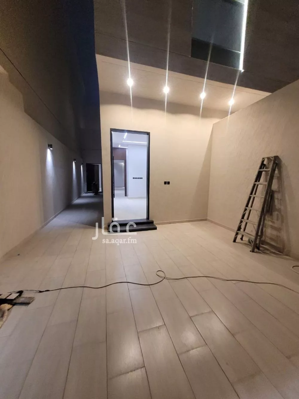 3 bedroom floor in Dhahrat Namar 4