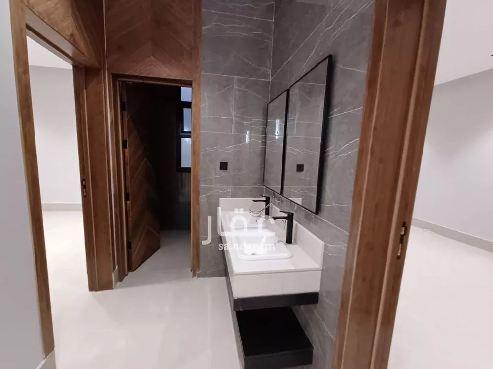 5 bedroom floor in Tuwaiq 3