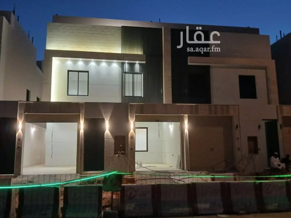 فيلا 5 غرف في عكاظ 3