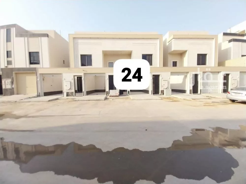 4 bedroom floor in Tuwaiq 1