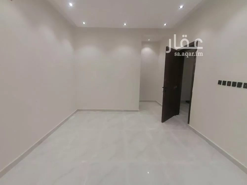 4 bedroom villa in Okaz, Riyadh 10