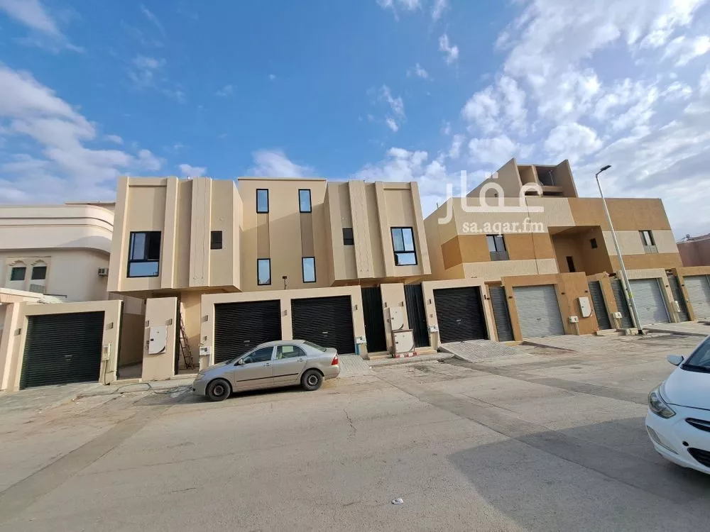 3 bedroom floor in Dhahrat Al Badiah 4