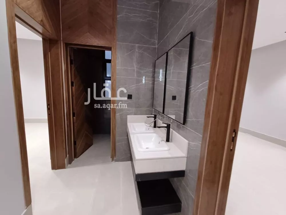 3 bedroom floor in Tuwaiq 4