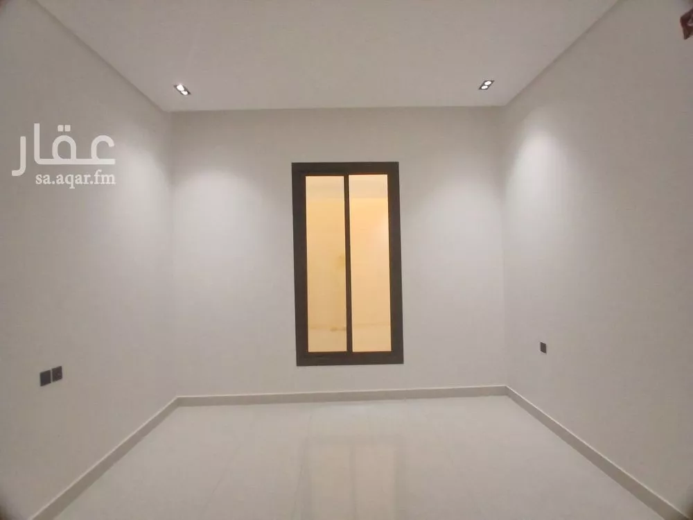 3 bedroom floor in Tuwaiq 4