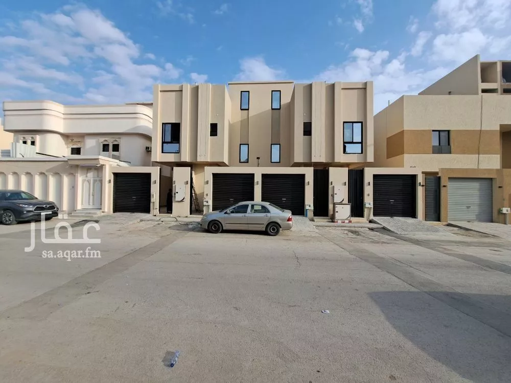 3 bedroom floor in Dhahrat Al Badiah 2