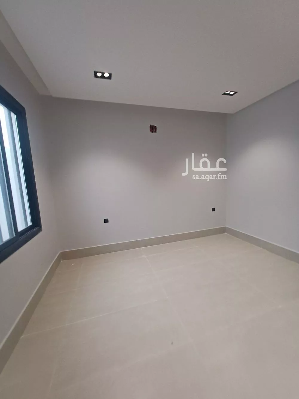 فيلا 5 غرف في عكاظ 5