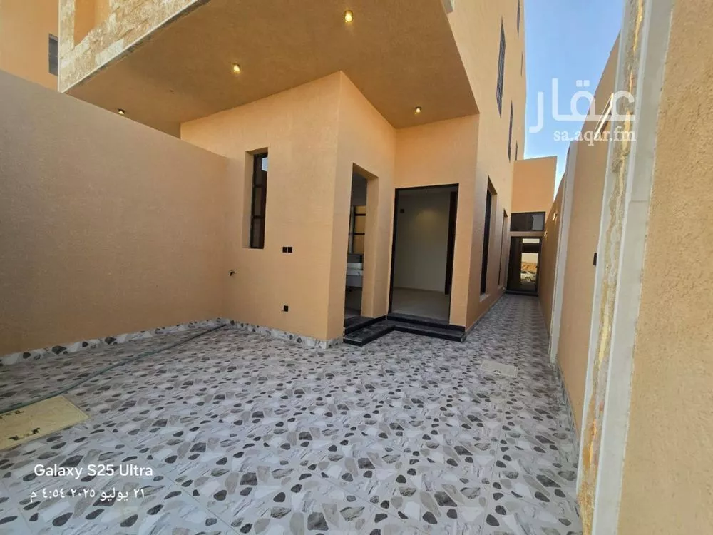 5 bedroom floor in Tuwaiq 4