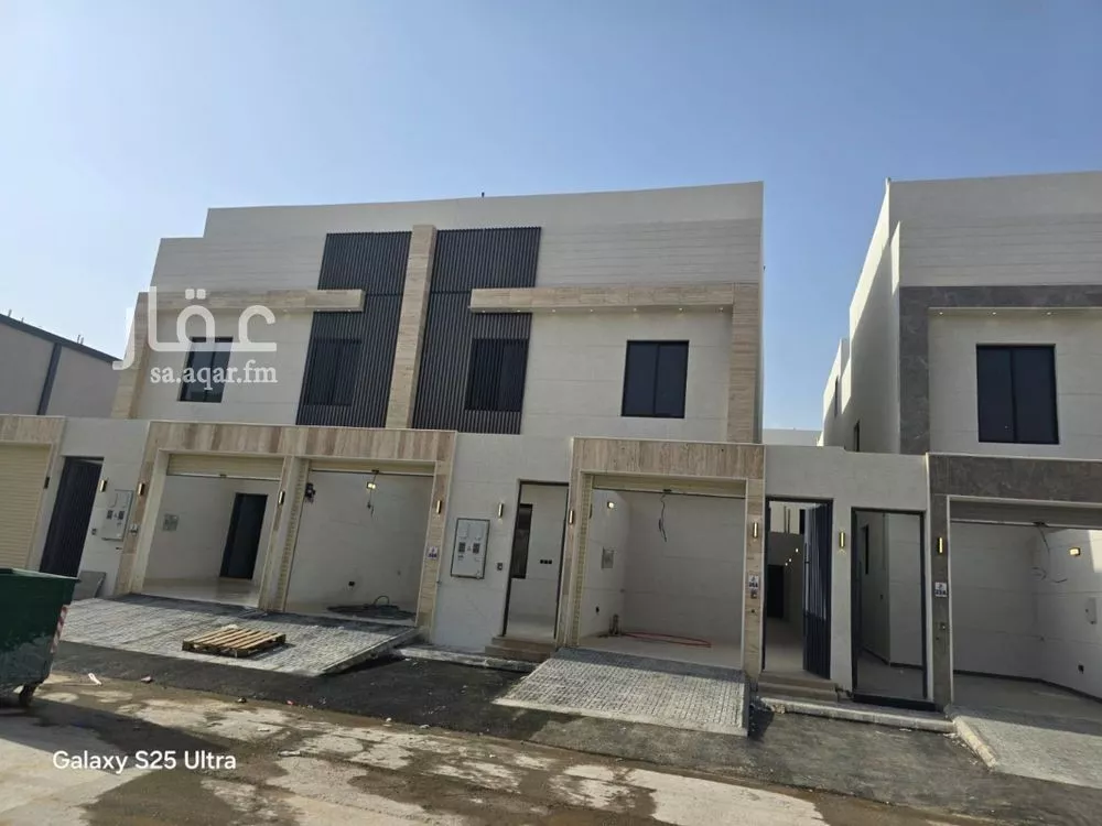 فيلا 5 غرف في عكاظ 3