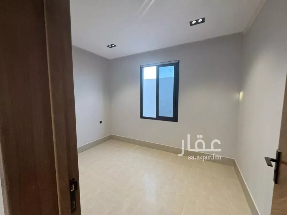 فيلا 5 غرف في عكاظ 4