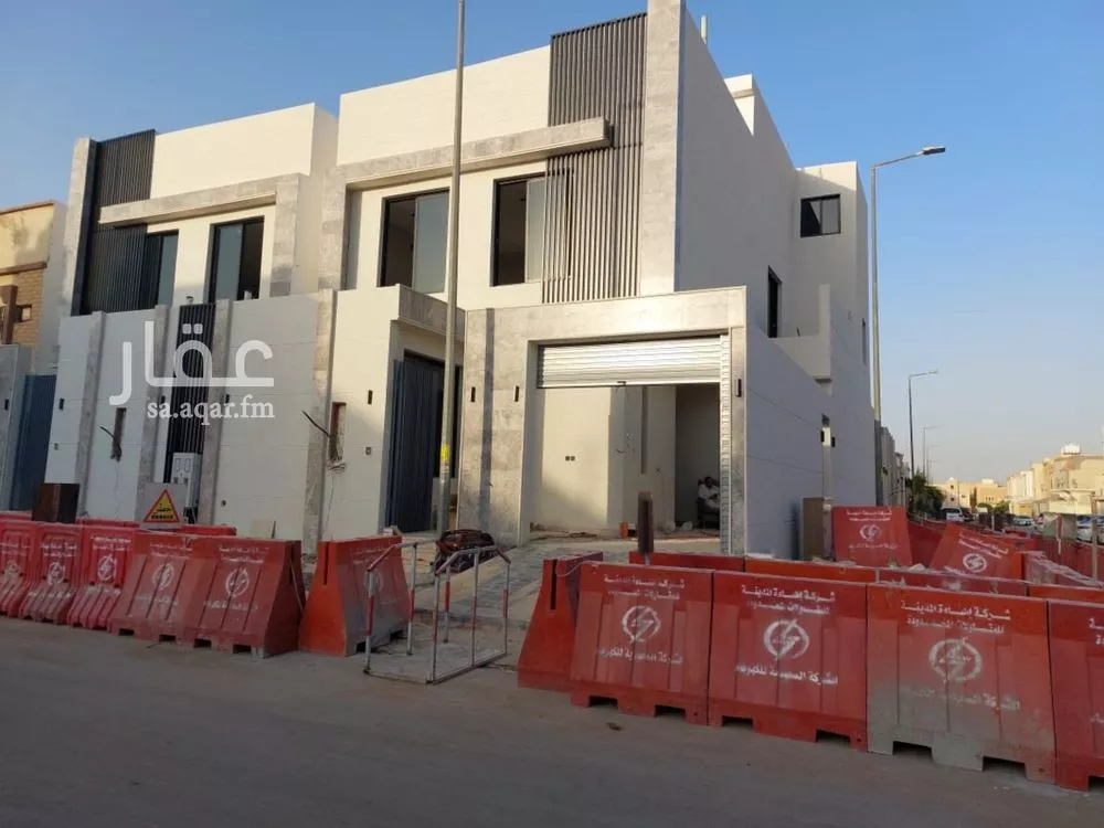 فيلا 5 غرف في العريجاء الغربية 3