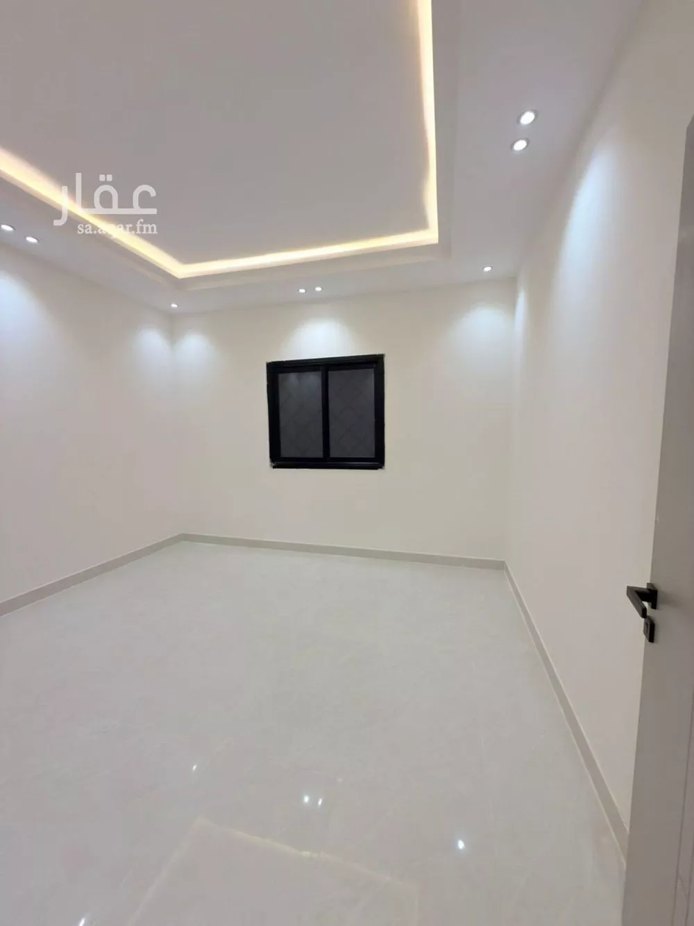 فيلا 5 غرف في طيبة 3