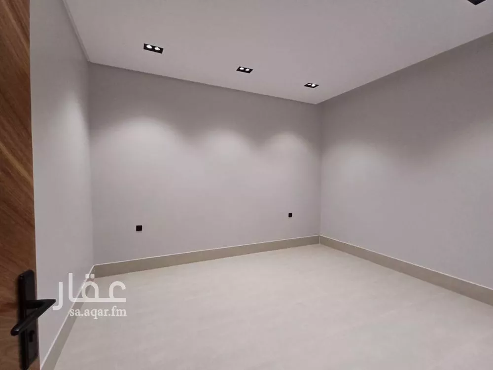 5 bedroom floor in Tuwaiq 2