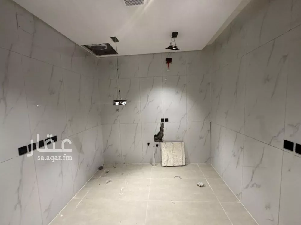 فيلا 5 غرف في عكاظ 5