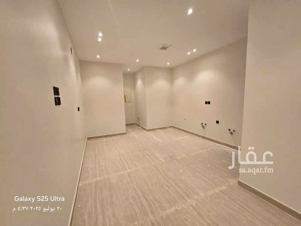 5 bedroom floor in Tuwaiq 2