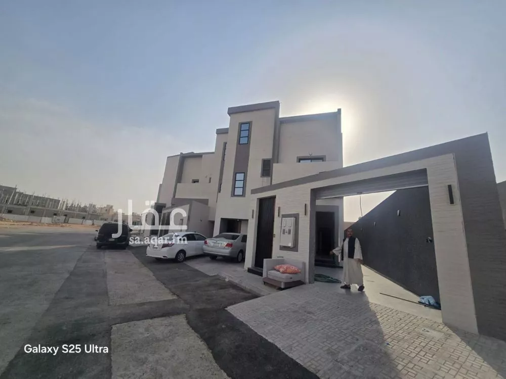 5 bedroom floor in Badr