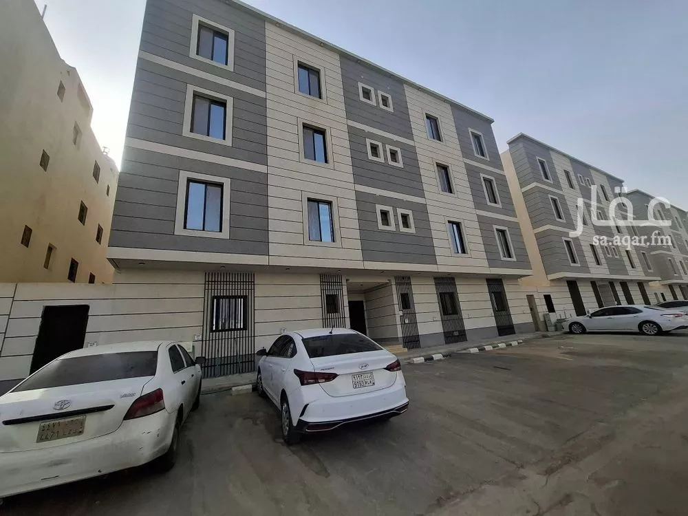 5 bedroom apartment in Al Hazm 1