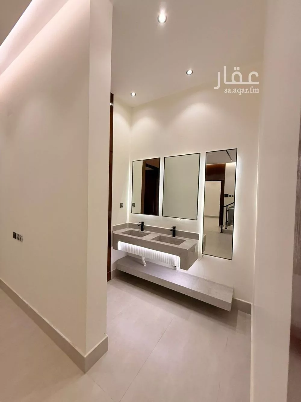 5 bedroom villa in Okaz, Riyadh 15