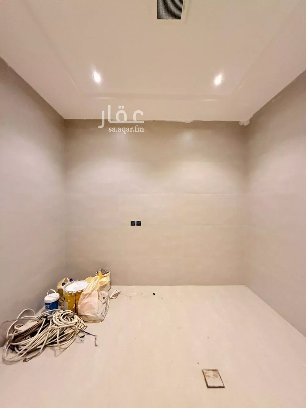 5 bedroom villa in Okaz, Riyadh 17