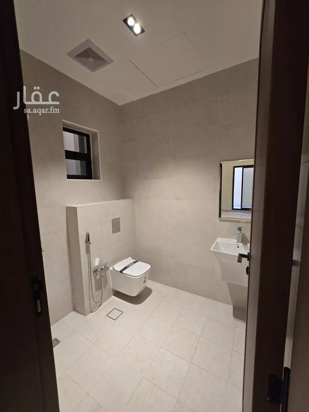 دور 5 غرف في عكاظ 5