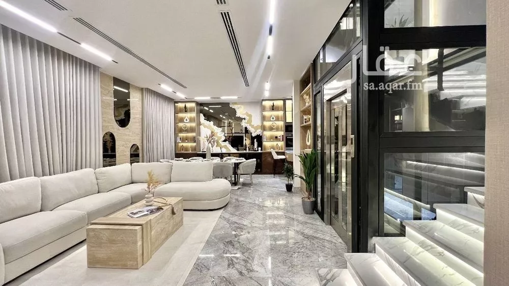 فيلا 4 غرف في العارض 5