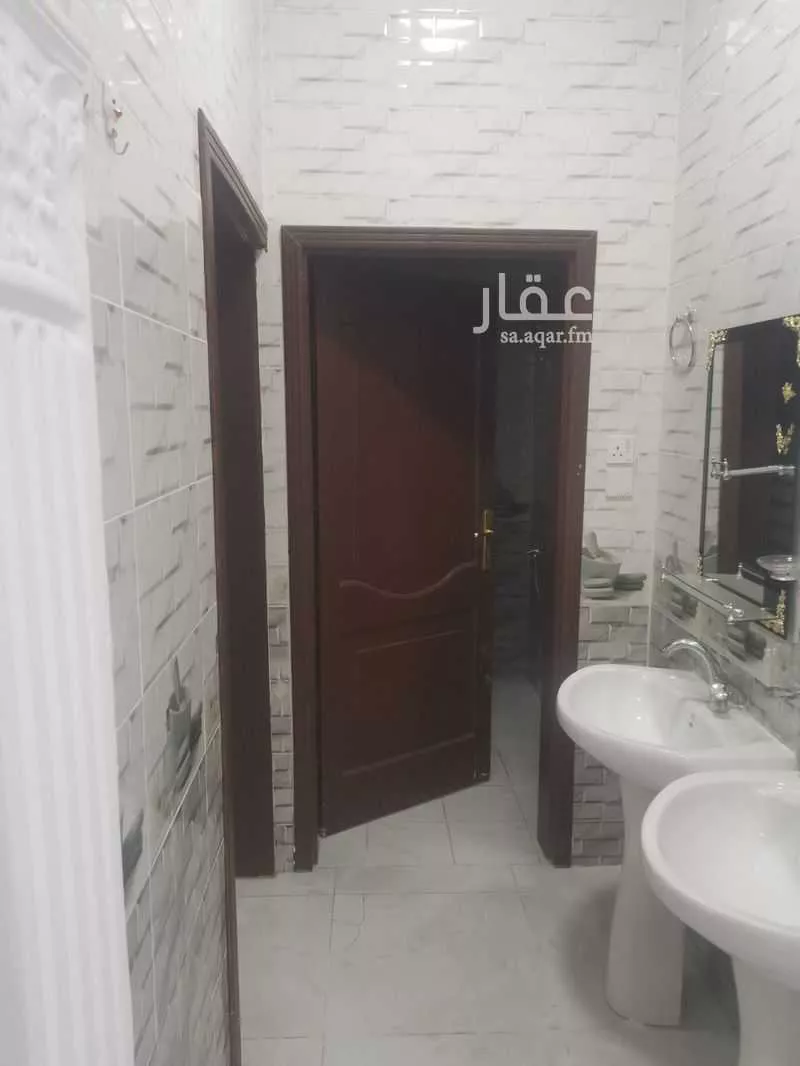 5 bedroom apartment in As Salhiyah 5