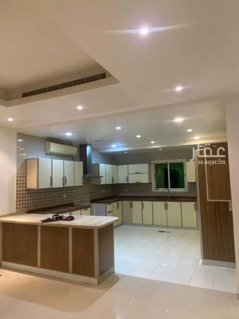 5 bedroom villa in King Abdul Aziz, Riyadh 9