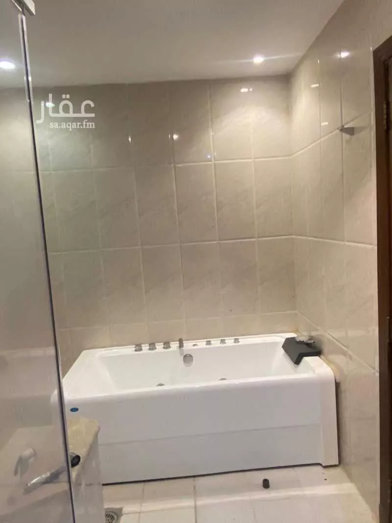 5 bedroom villa in King Abdul Aziz, Riyadh 6