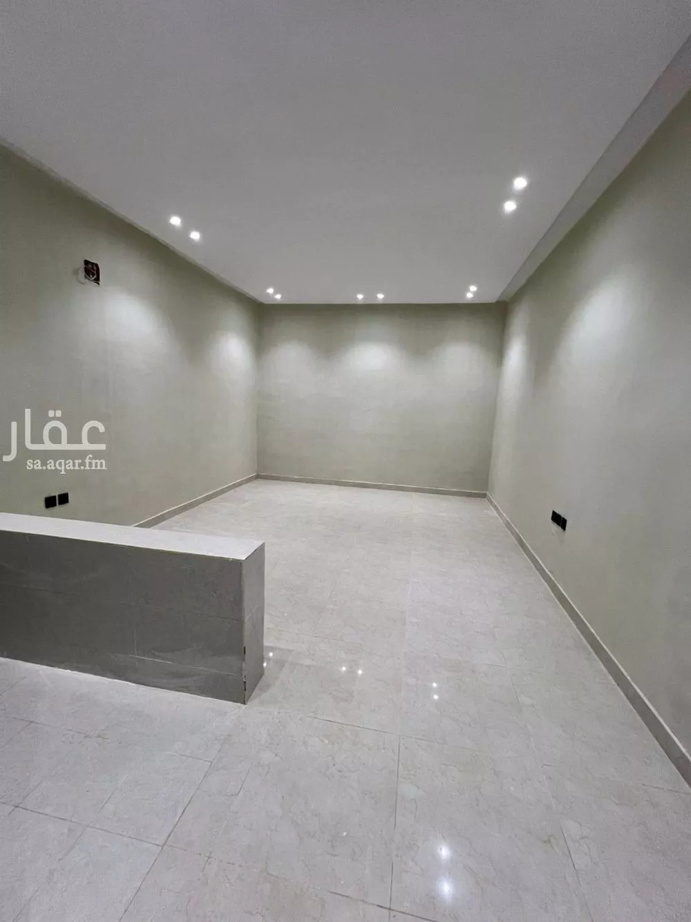 عمارة 1600 م² في الرمال 5