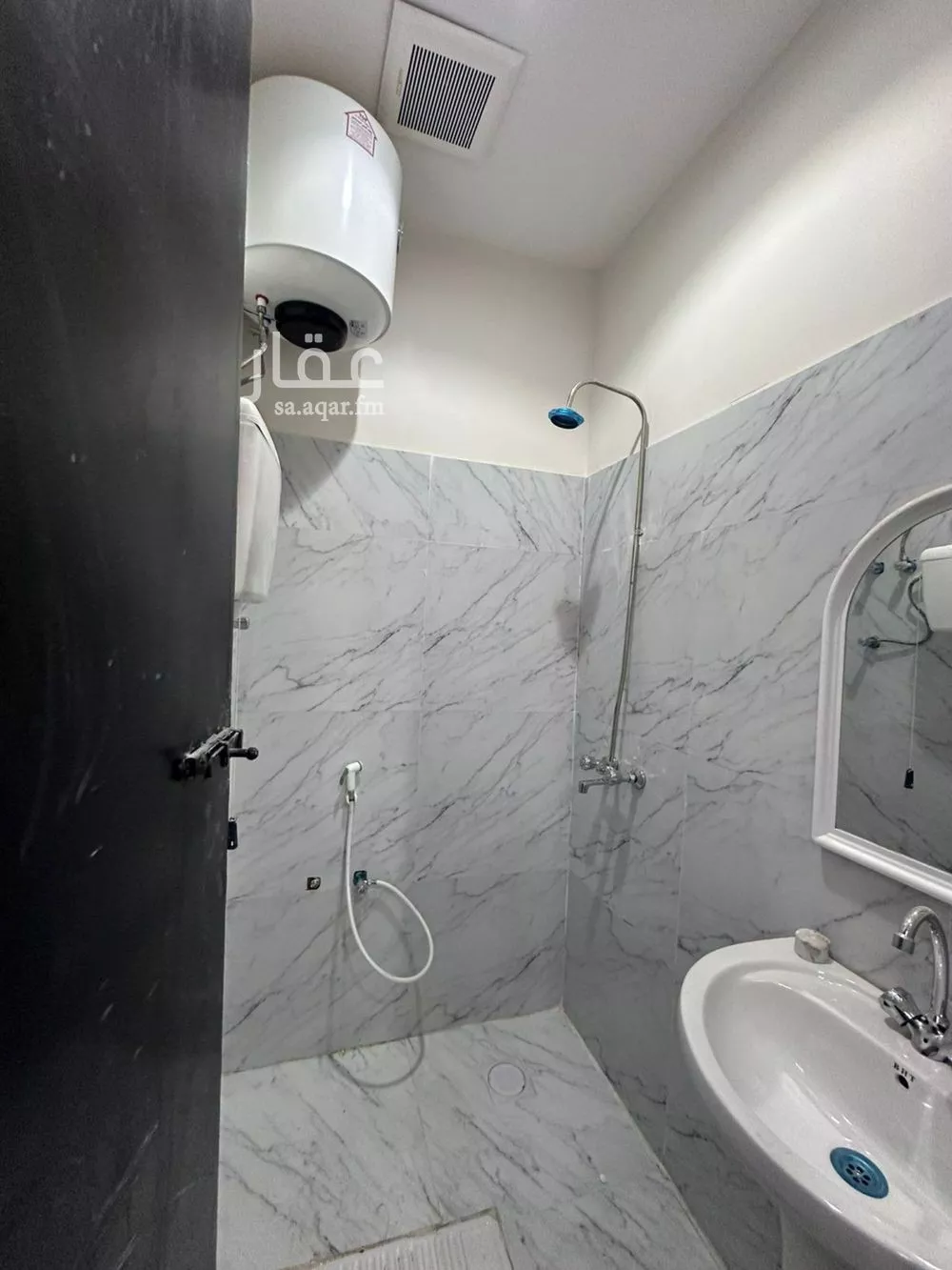 شقة 1 غرف في الرمال 4