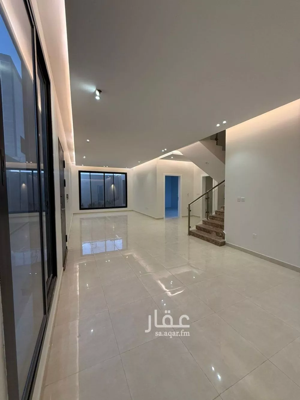 فيلا 6 غرف في العارض 3