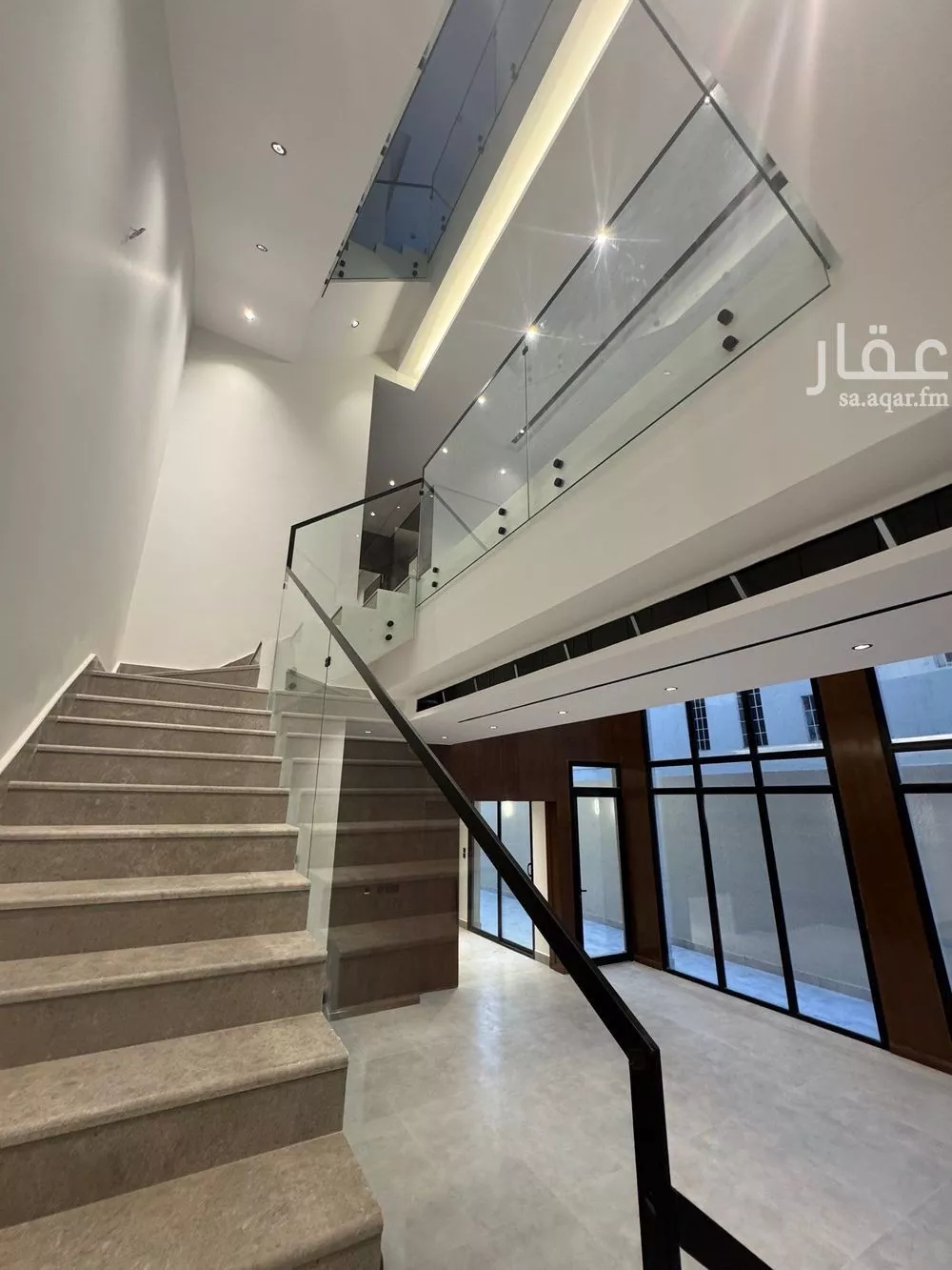 فيلا 7 غرف في النرجس 4