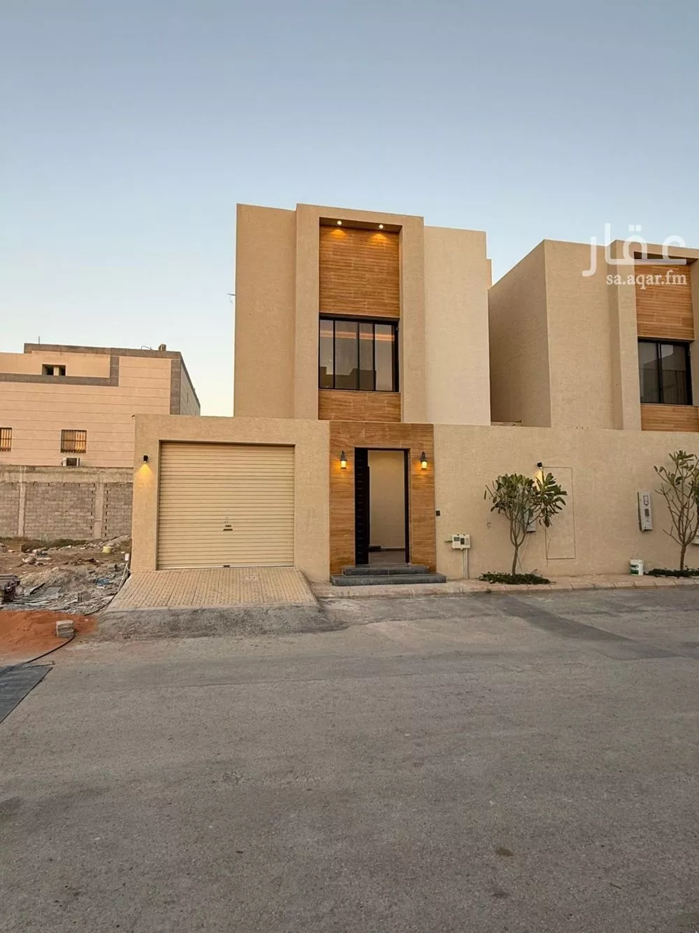 فيلا 6 غرف في العارض 1