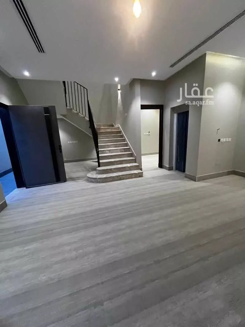 فيلا 7 غرف في العارض 5