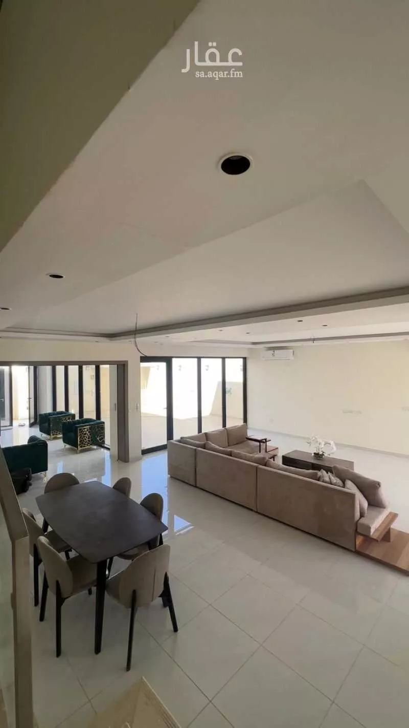 فيلا 4 غرف في عريض 2