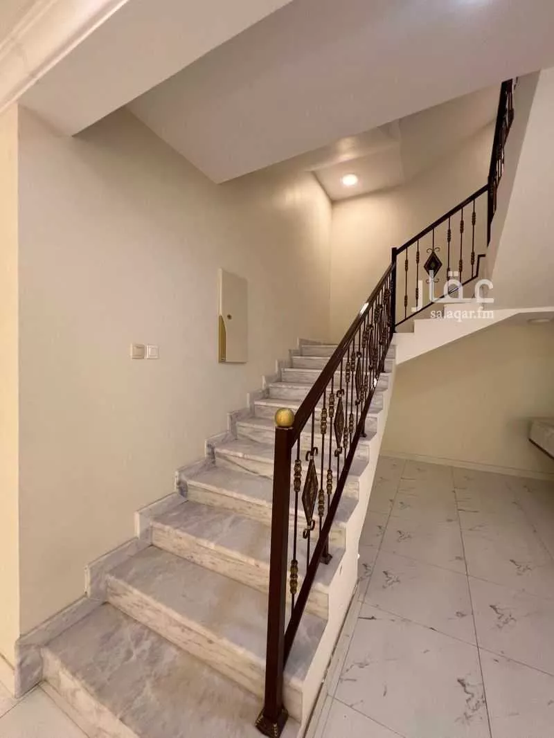 فيلا 5 غرف في الصواري 4