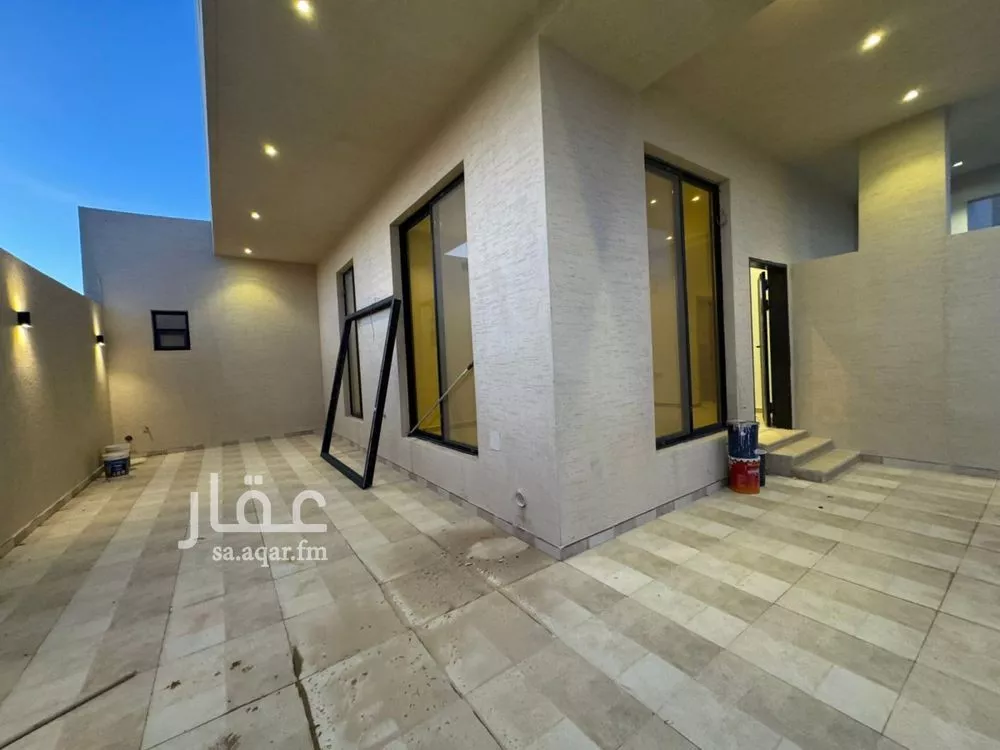 دور 4 غرف في العارض 4