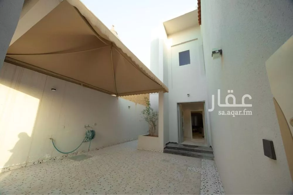 فيلا 5 غرف في النرجس 3