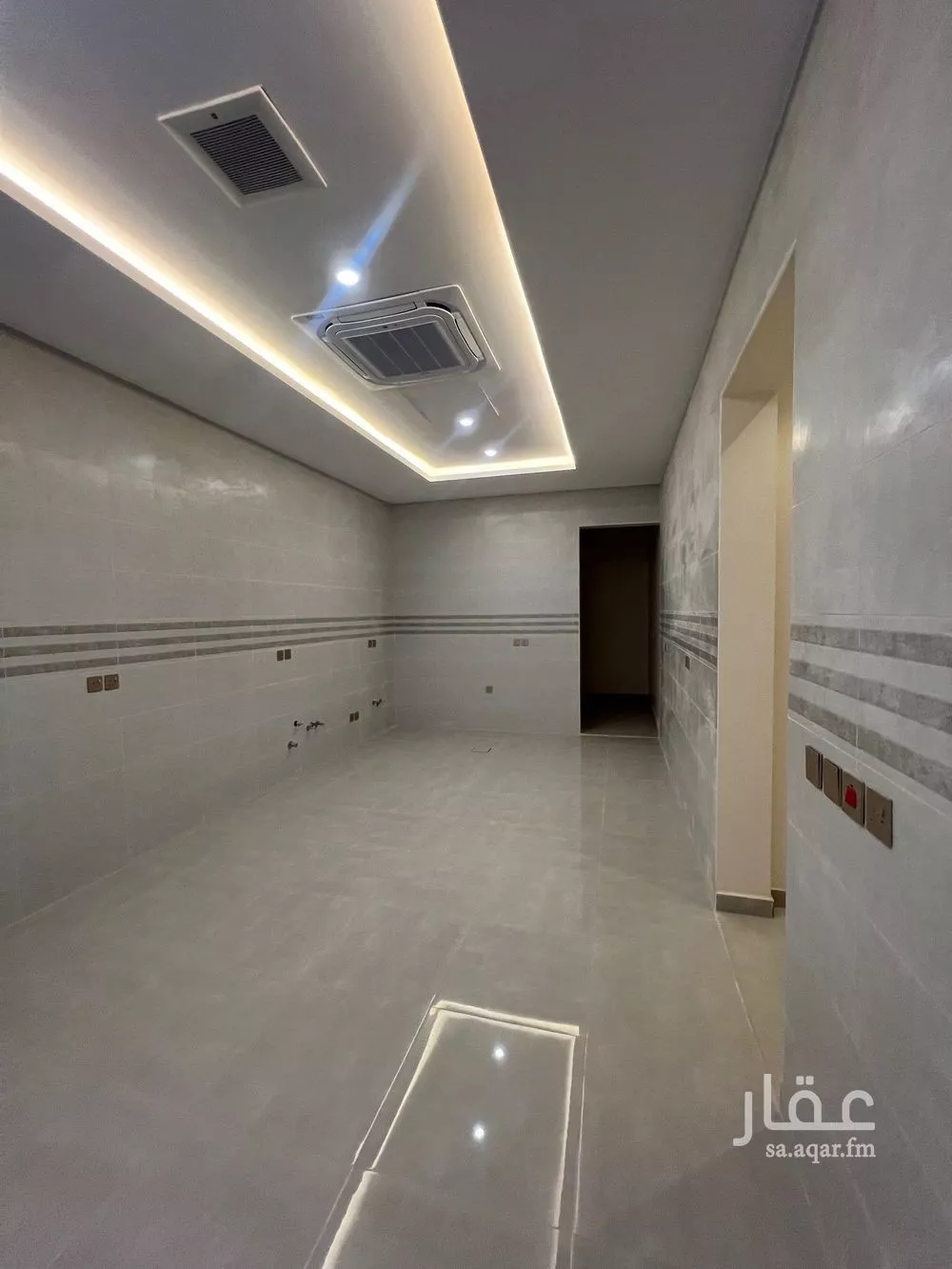 5 bedroom villa in Al Qairawan, Riyadh 11