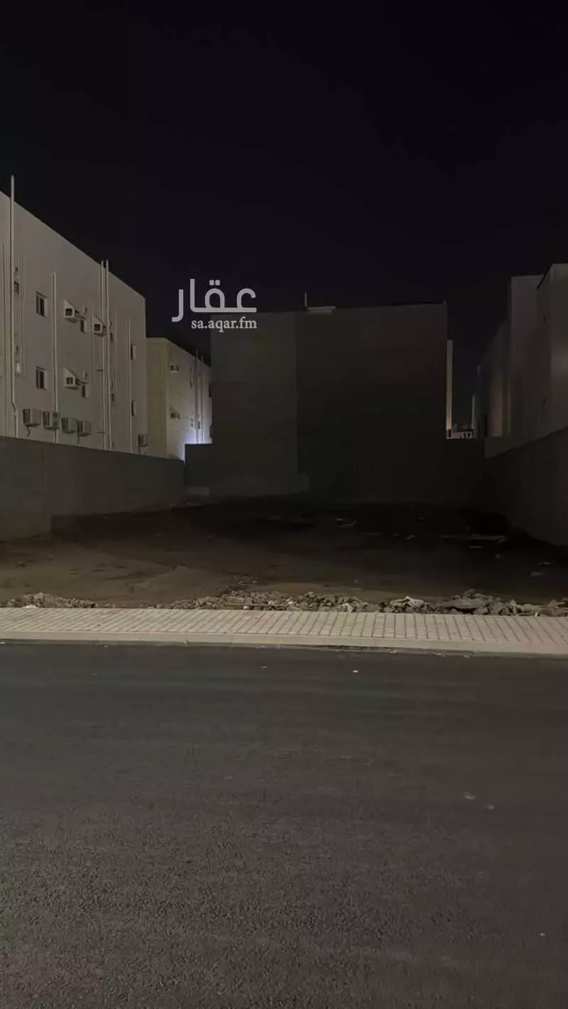 أرض 800 م² في شوران 2