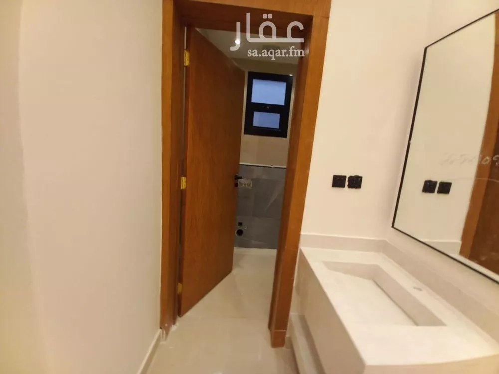 4 bedroom floor in Al Uraija Al Gharbiyah 4
