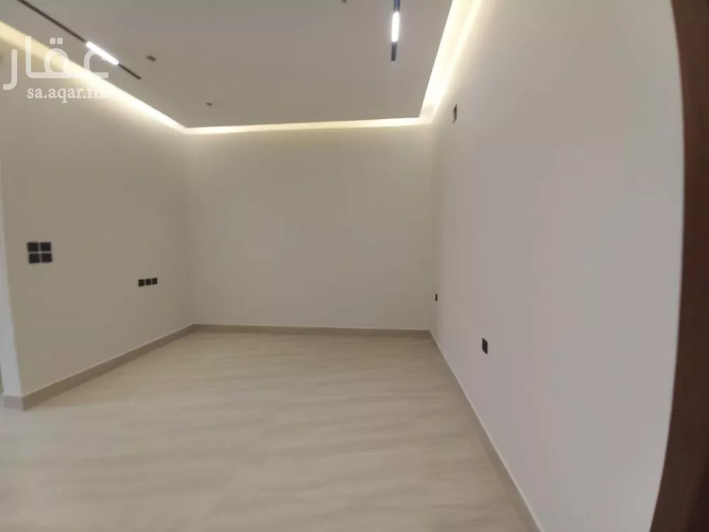 3 bedroom floor in Dirab 4