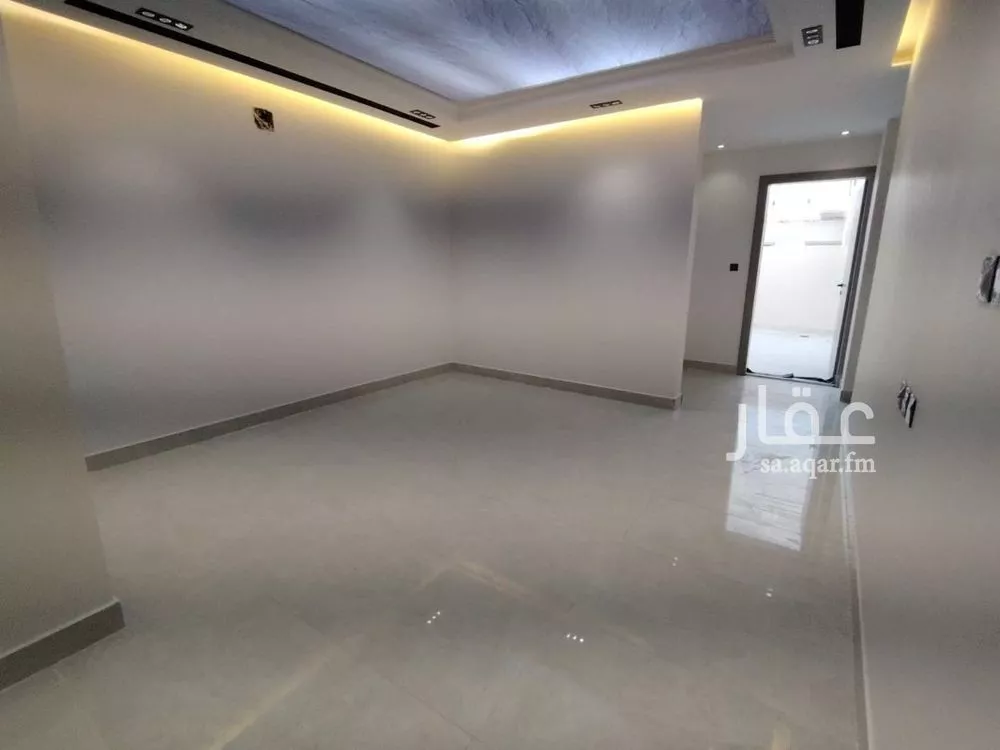 5 bedroom floor in Badr 4