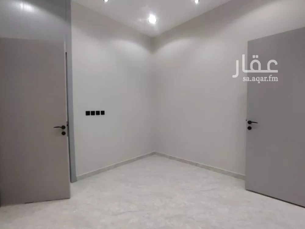 3 bedroom floor in Dhahrat Namar 2