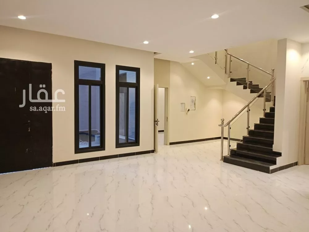 فيلا 5 غرف في ظهرة لبن 3