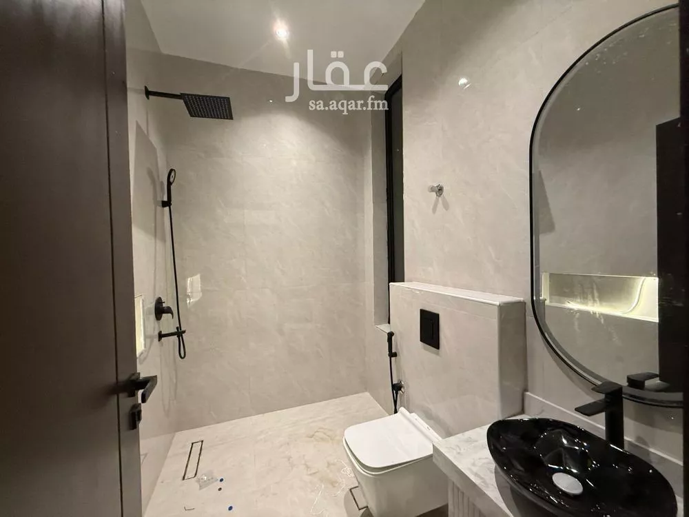 5 bedroom floor in Ash Sharq 3