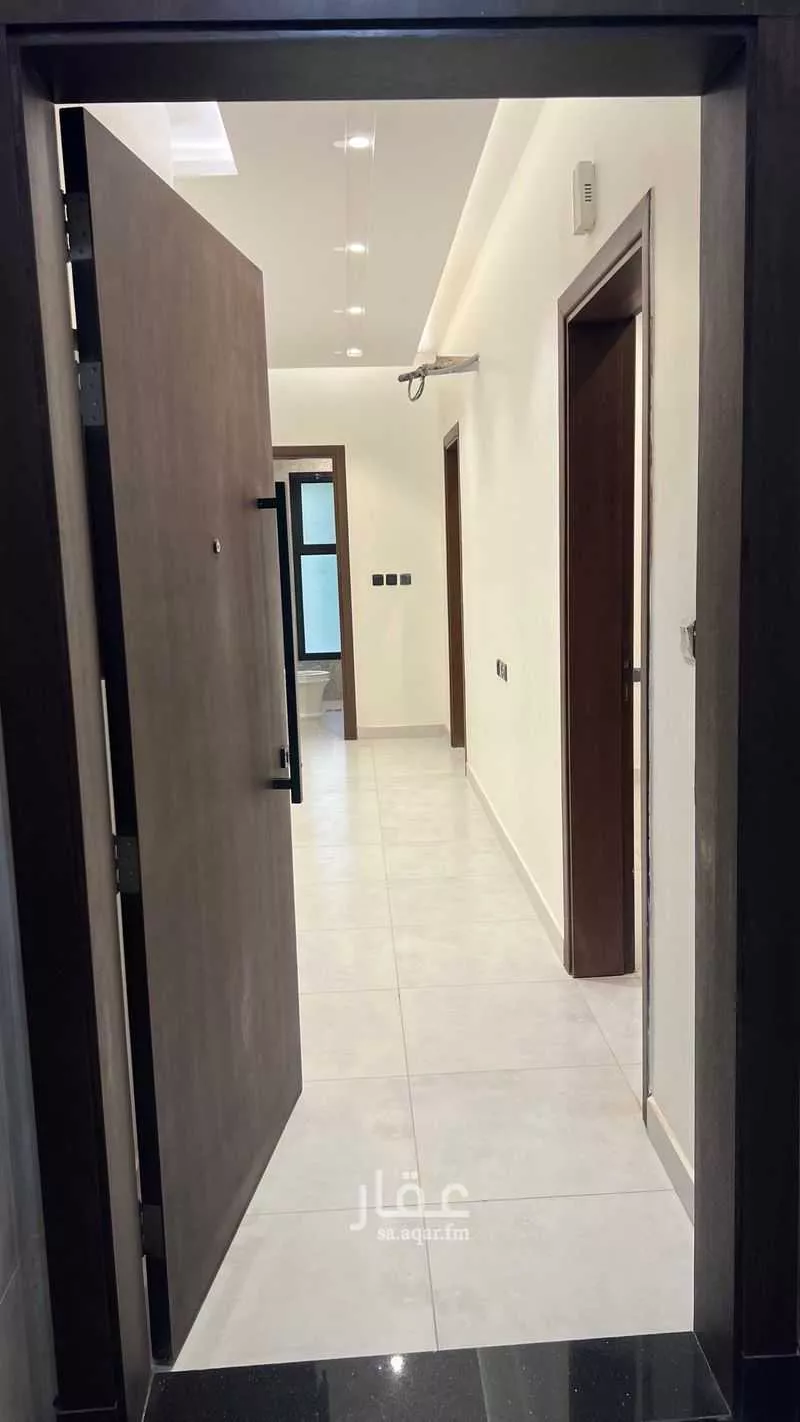 شقة 4 غرف في الريان 2