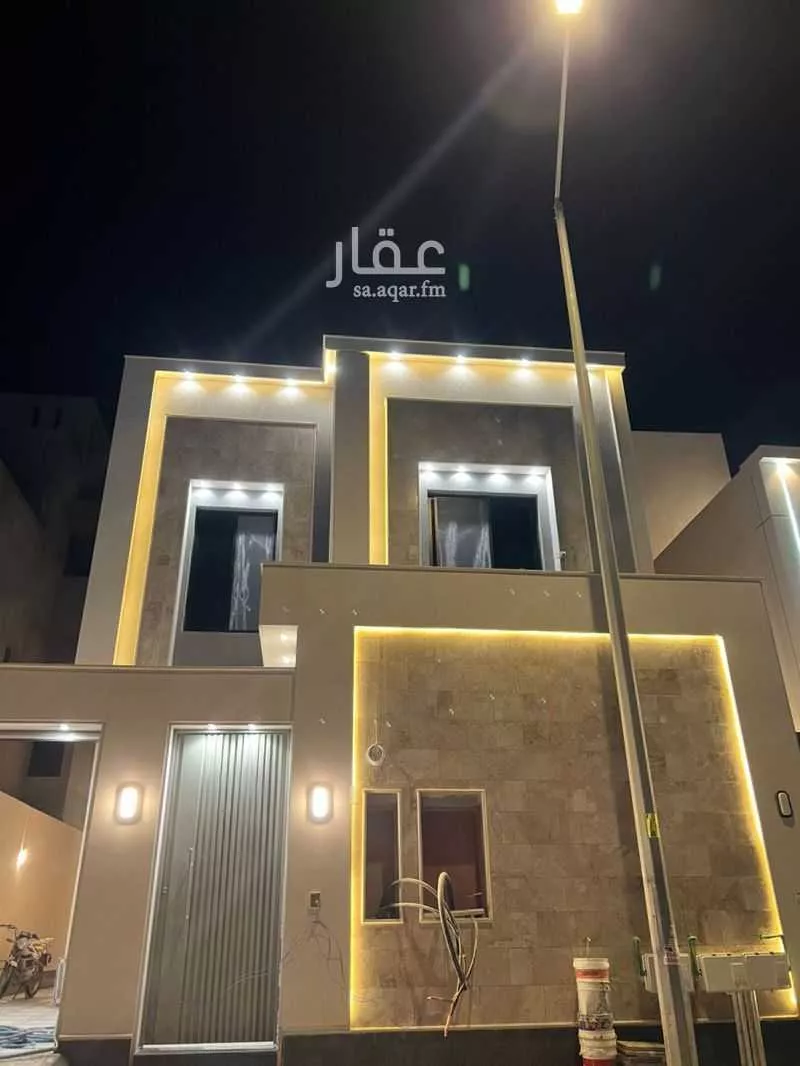 5 bedroom floor in Al Janadriyah 1