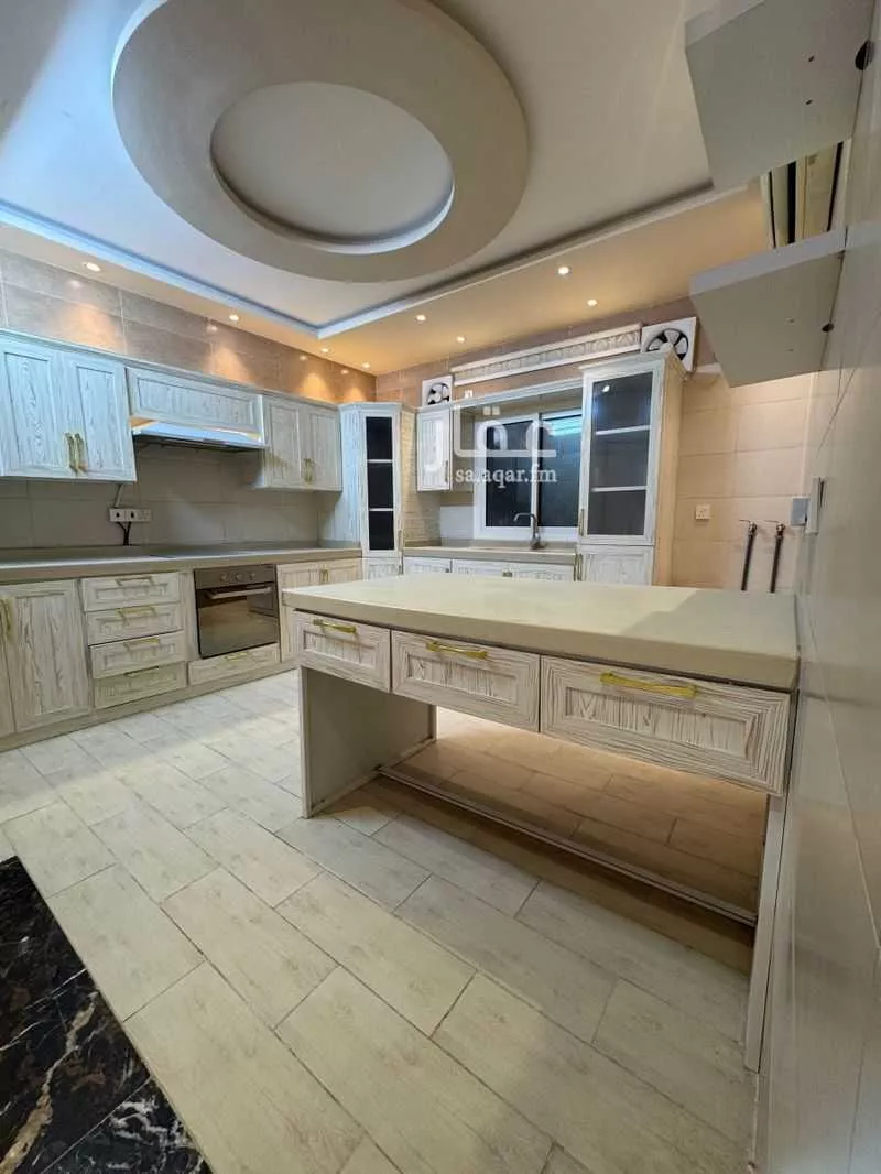 شقة 5 غرف في الملك فهد 3